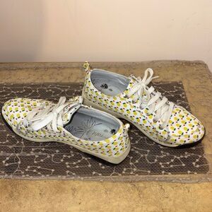 Therafit Pineapple Design Women's Athletic Shoes